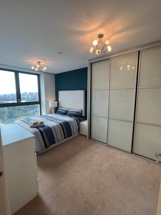 Appartement Cityscape Serenity: 10Th Floor Oasis Near City Airport, Excel & 02 à Londres Extérieur photo