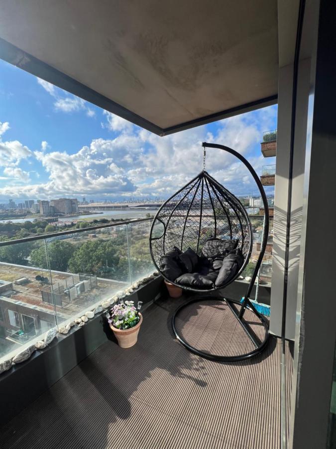 Appartement Cityscape Serenity: 10Th Floor Oasis Near City Airport, Excel & 02 à Londres Extérieur photo