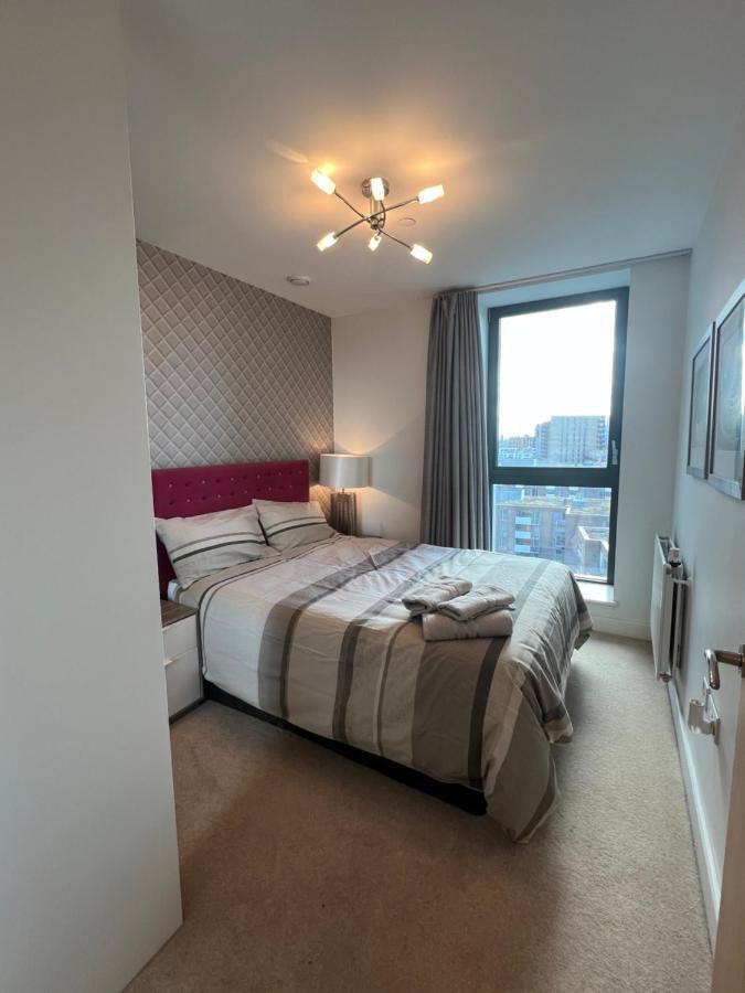 Appartement Cityscape Serenity: 10Th Floor Oasis Near City Airport, Excel & 02 à Londres Extérieur photo